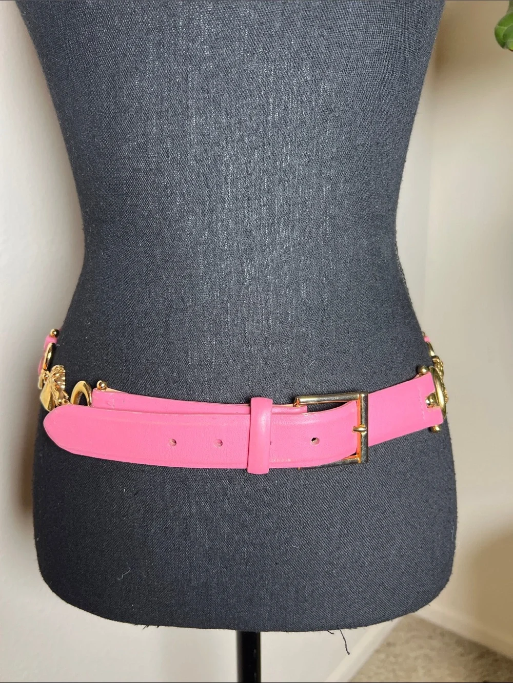 ESCADA Worth Women’s Vintage Barbie Pink Equestrian Leather Belt Size Medium